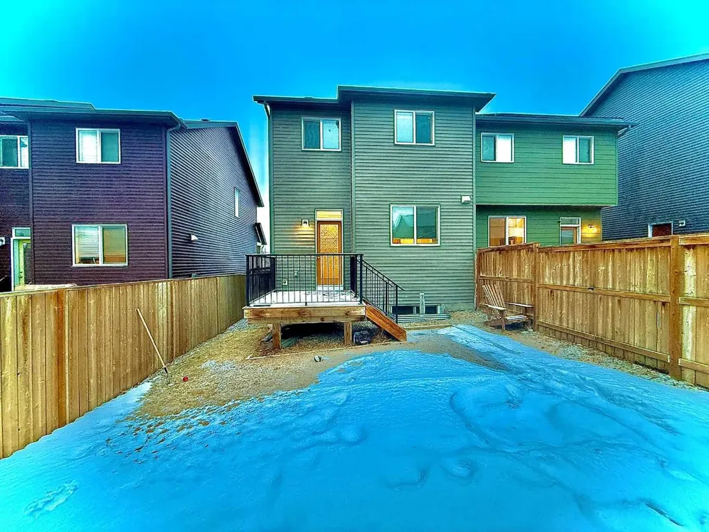189 Carringvue Way NW Calgary AB T3P 1K6