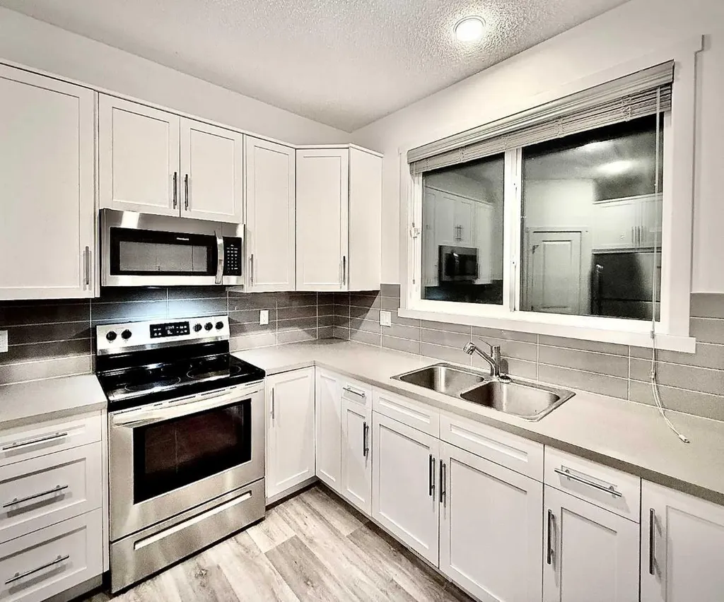 189 Carringvue Way NW Calgary AB T3P 1K6