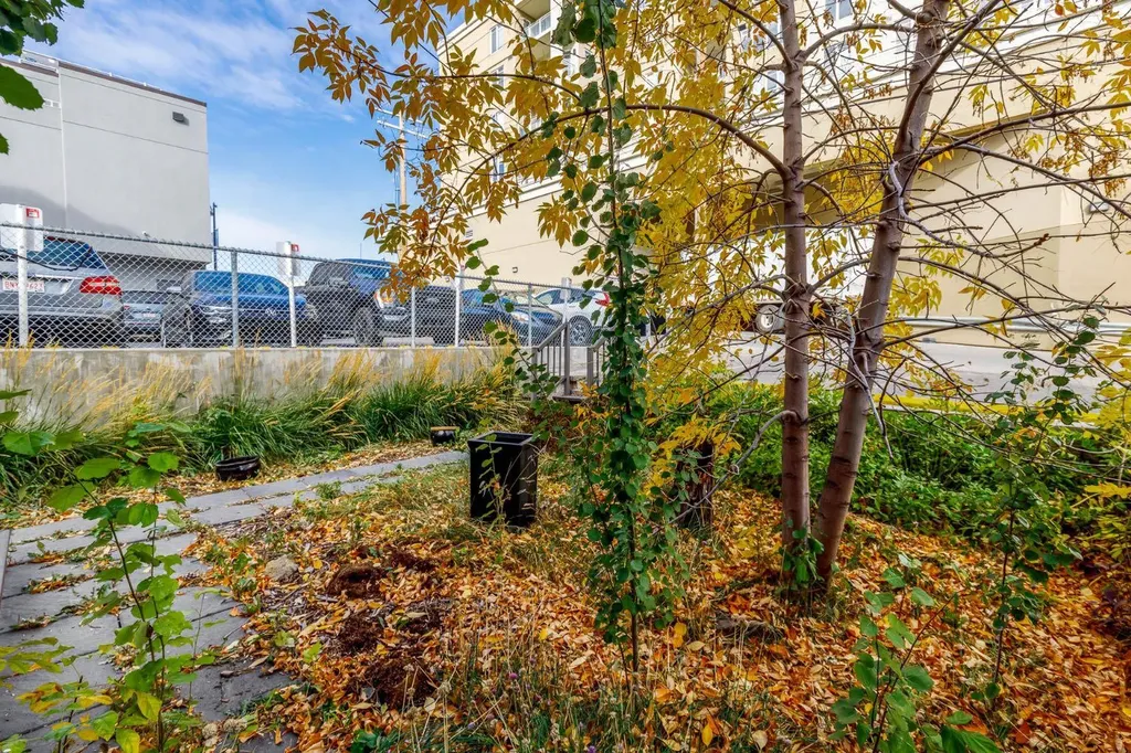 2032 34 Avenue SW Calgary AB T2T 2C3