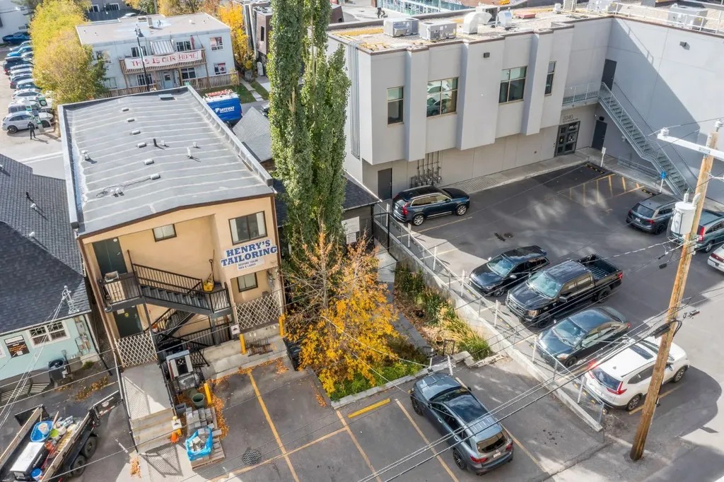 2032 34 Avenue SW Calgary AB T2T 2C3