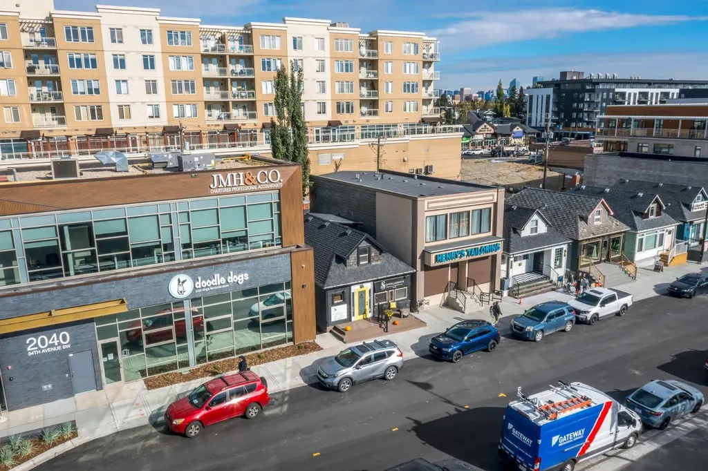 2032 34 Avenue SW Calgary AB T2T 2C3