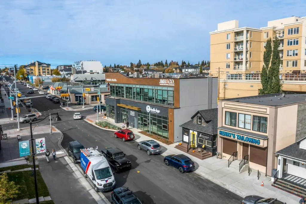 2032 34 Avenue SW Calgary AB T2T 2C3