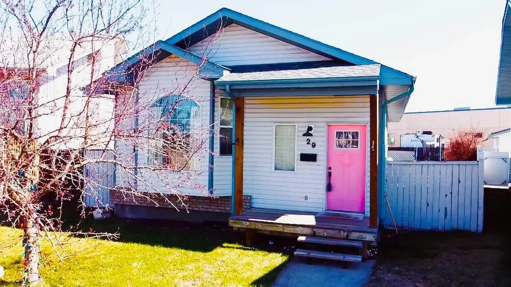 29 Duval Crescent Red Deer AB T4R 2Y6
