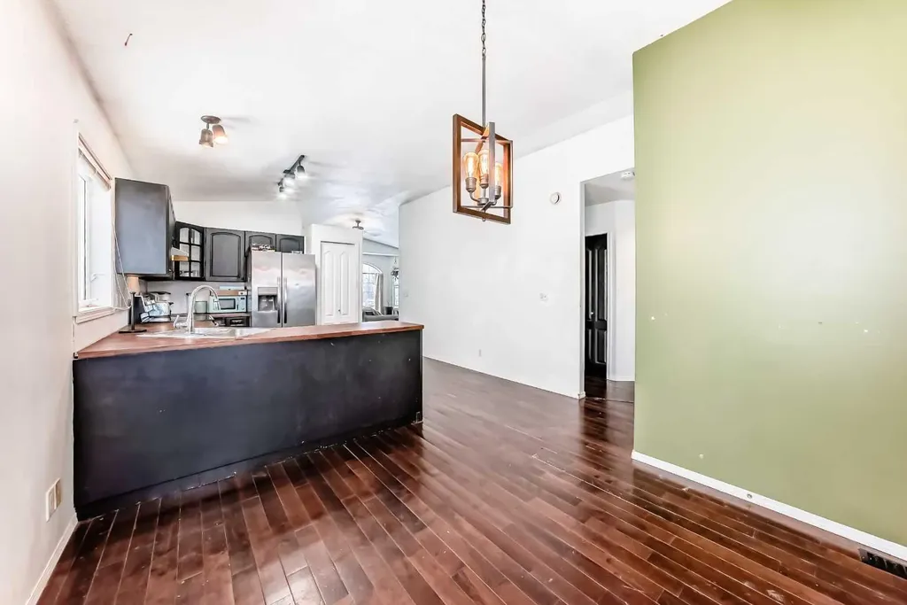 29 Duval Crescent Red Deer AB T4R 2Y6