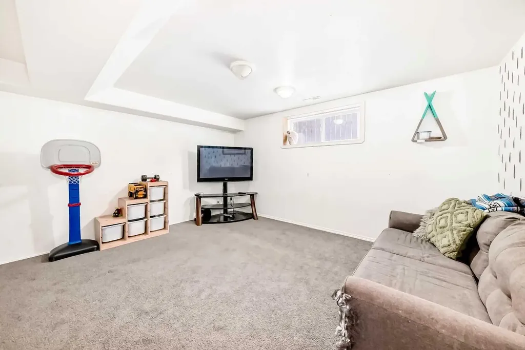 29 Duval Crescent Red Deer AB T4R 2Y6