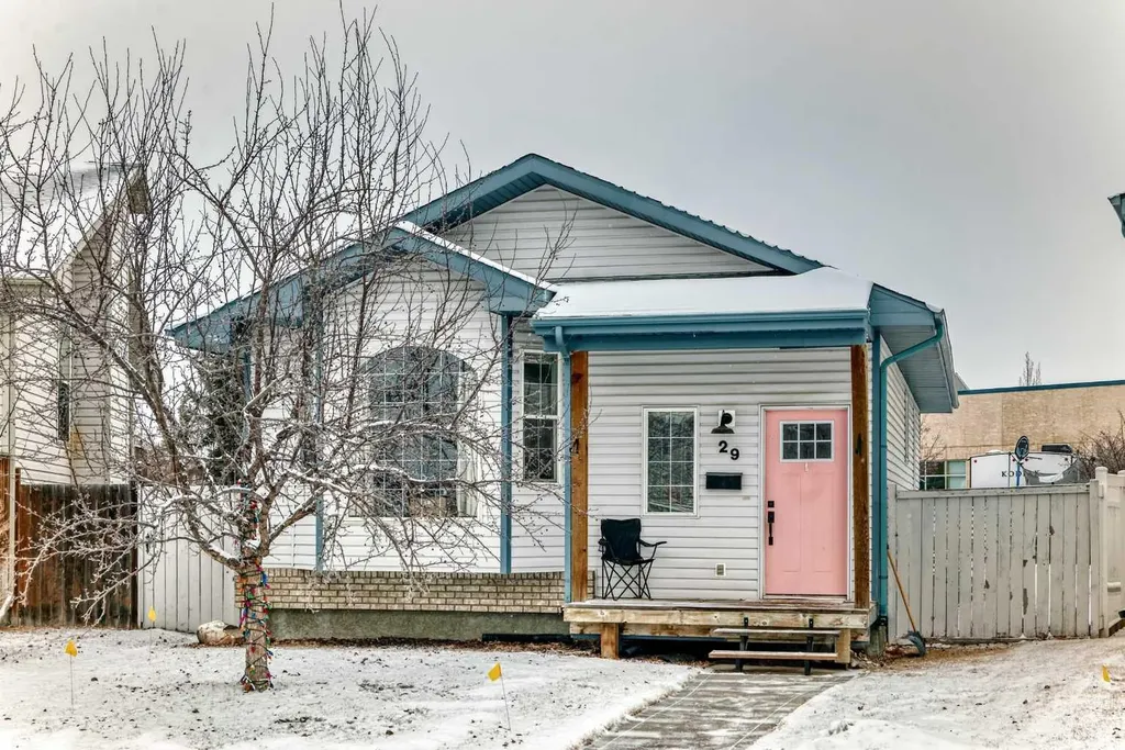 29 Duval Crescent Red Deer AB T4R 2Y6