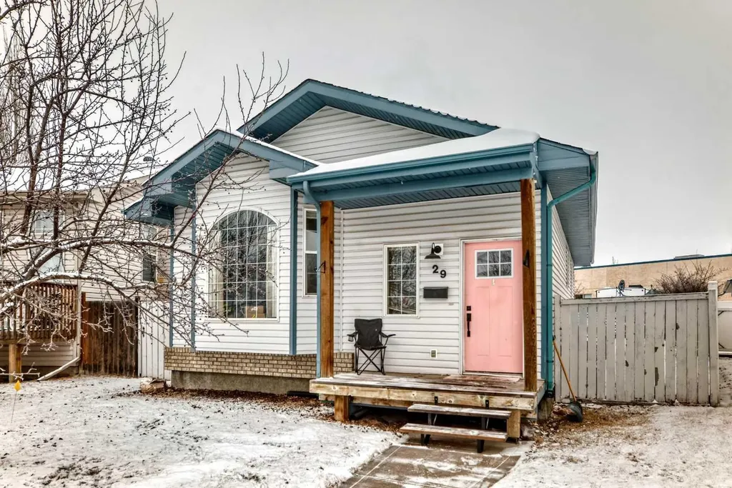 29 Duval Crescent Red Deer AB T4R 2Y6