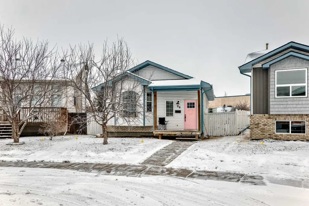 29 Duval Crescent Red Deer AB T4R 2Y6