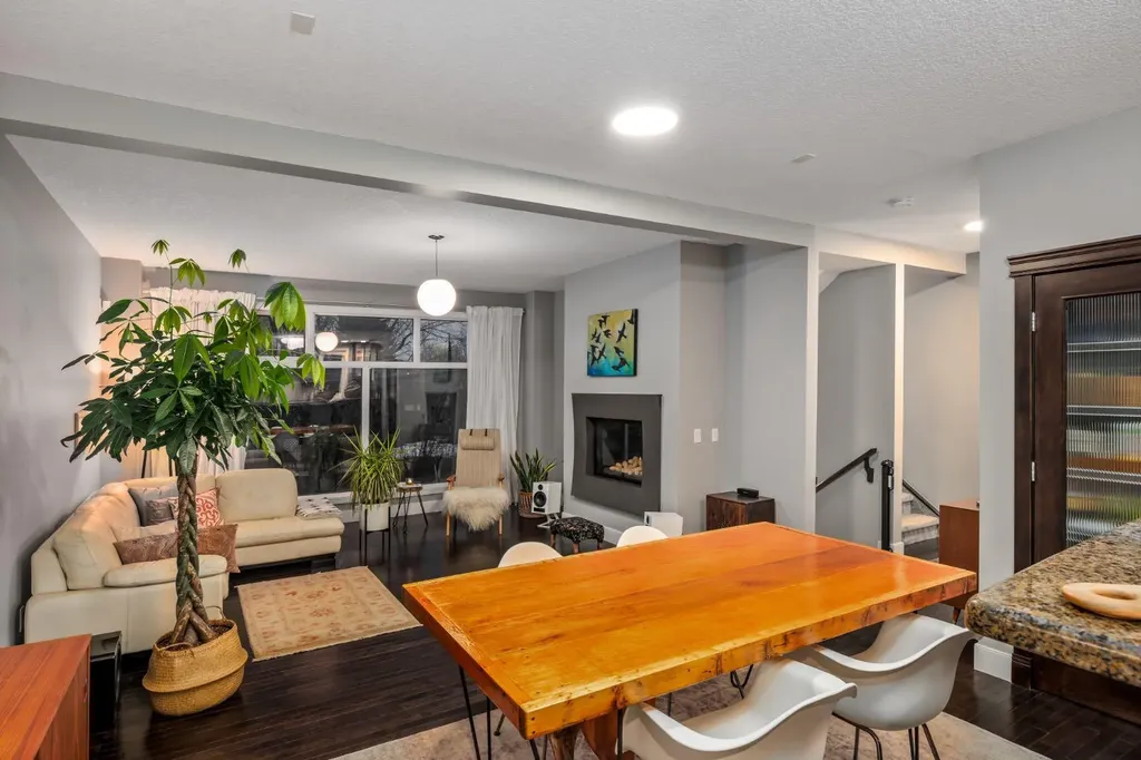 2915 17 Street SW Calgary AB T2T 4N6