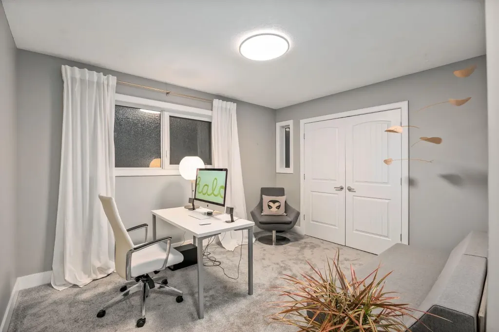 2915 17 Street SW Calgary AB T2T 4N6