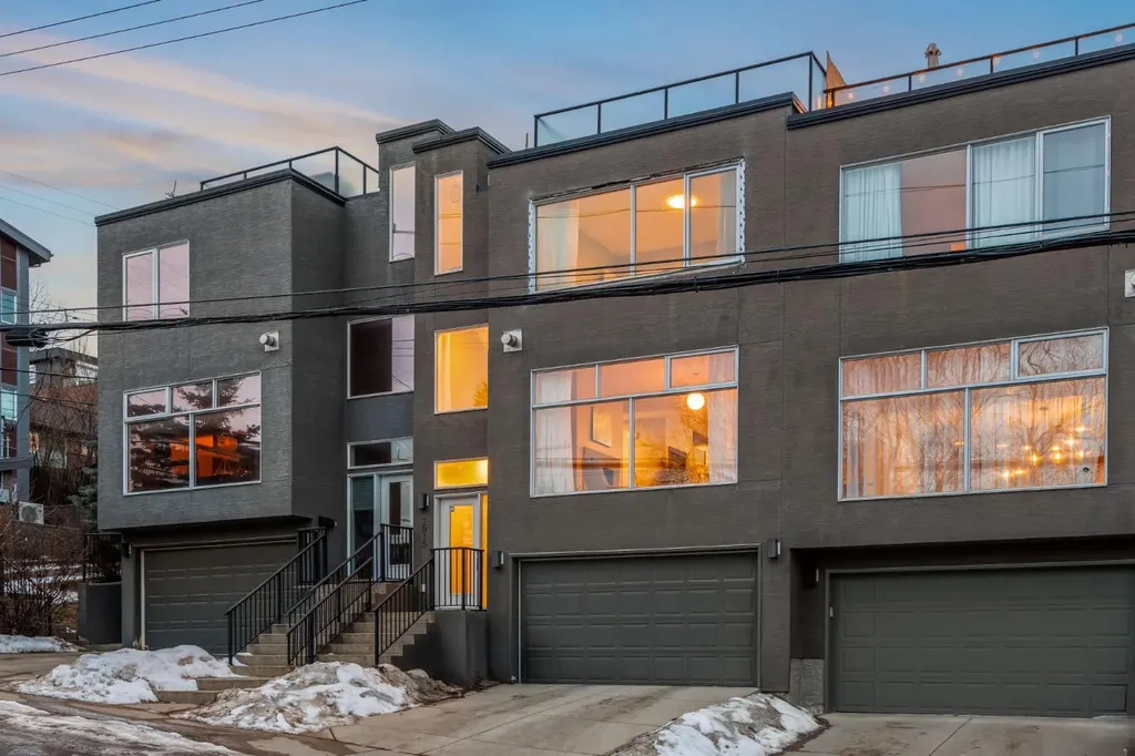 2915 17 Street SW Calgary AB T2T 4N6
