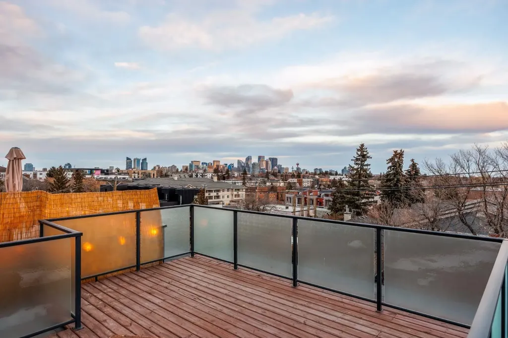 2915 17 Street SW Calgary AB T2T 4N6