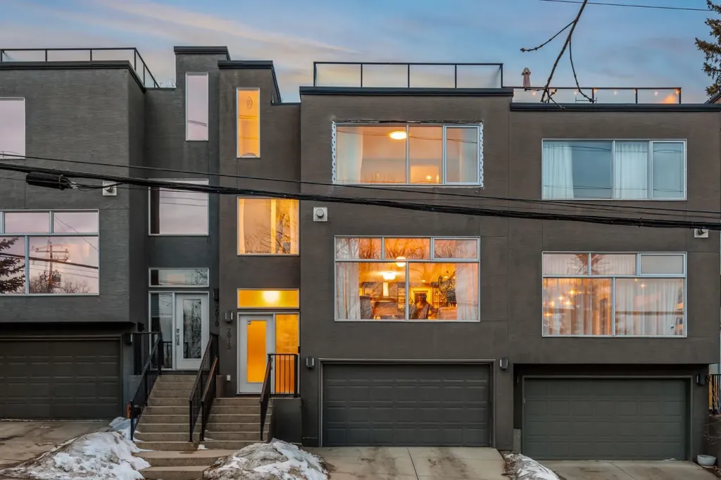 2915 17 Street SW Calgary AB T2T 4N6