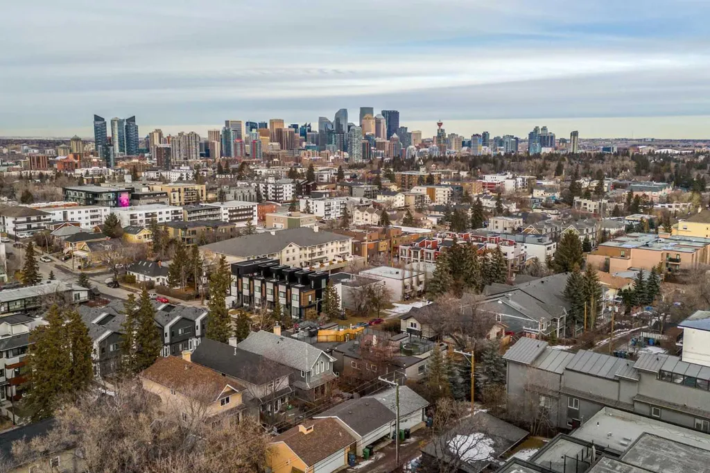 2915 17 Street SW Calgary AB T2T 4N6