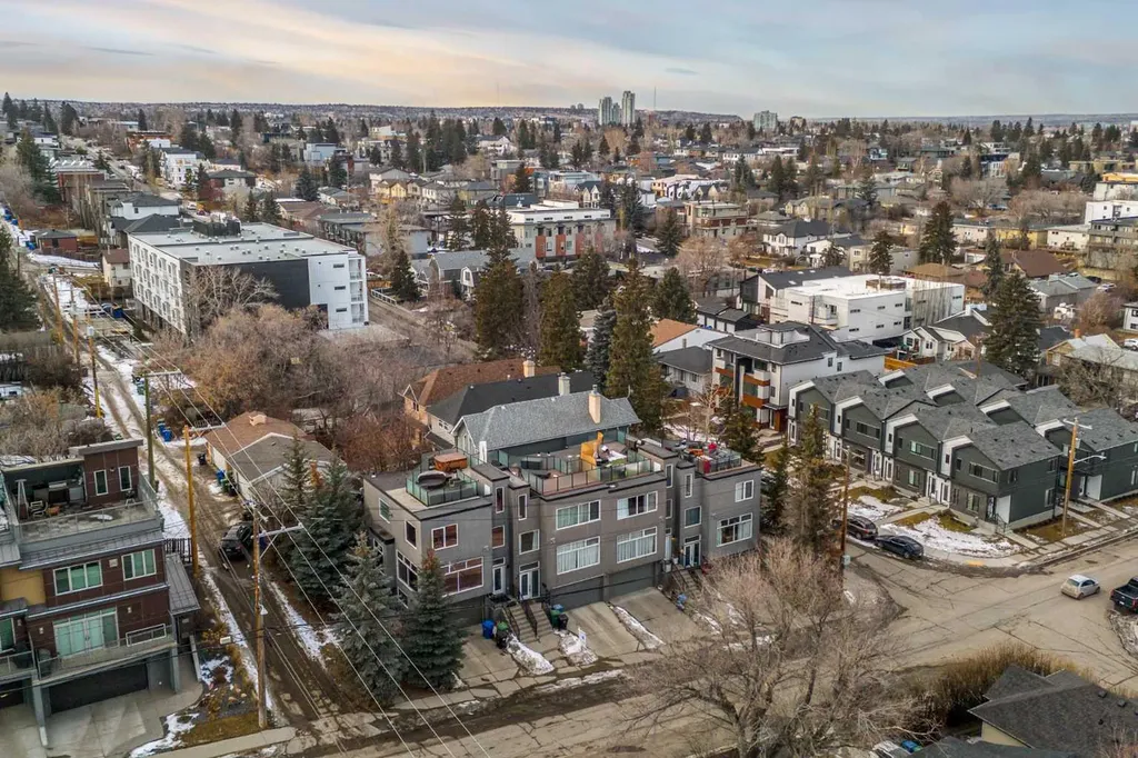 2915 17 Street SW Calgary AB T2T 4N6