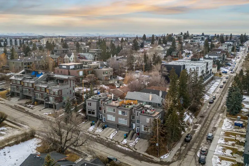 2915 17 Street SW Calgary AB T2T 4N6