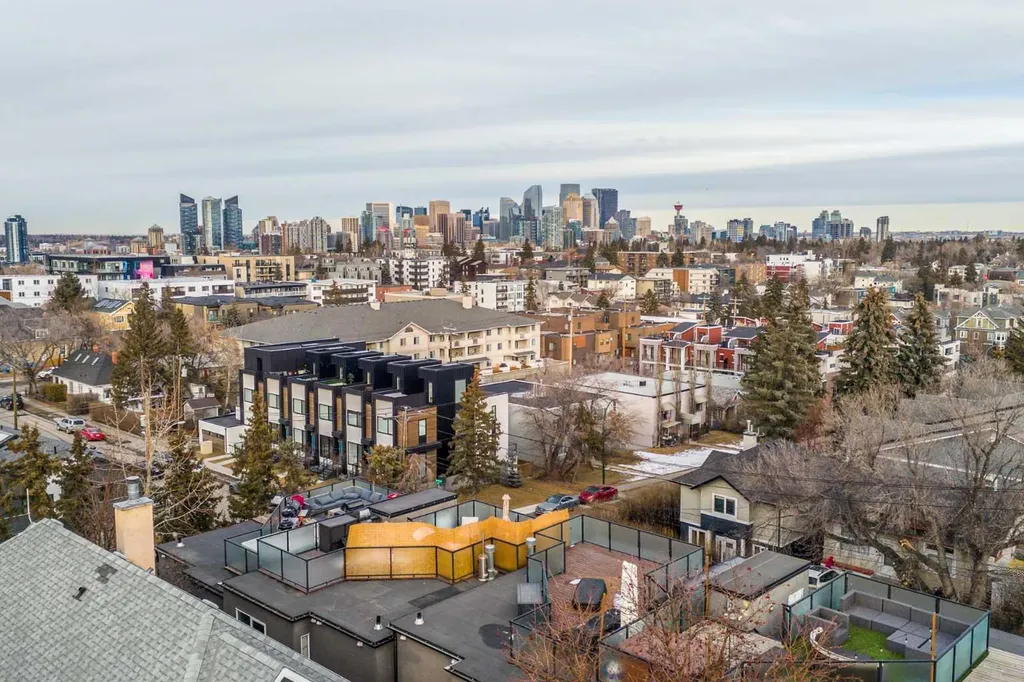2915 17 Street SW Calgary AB T2T 4N6