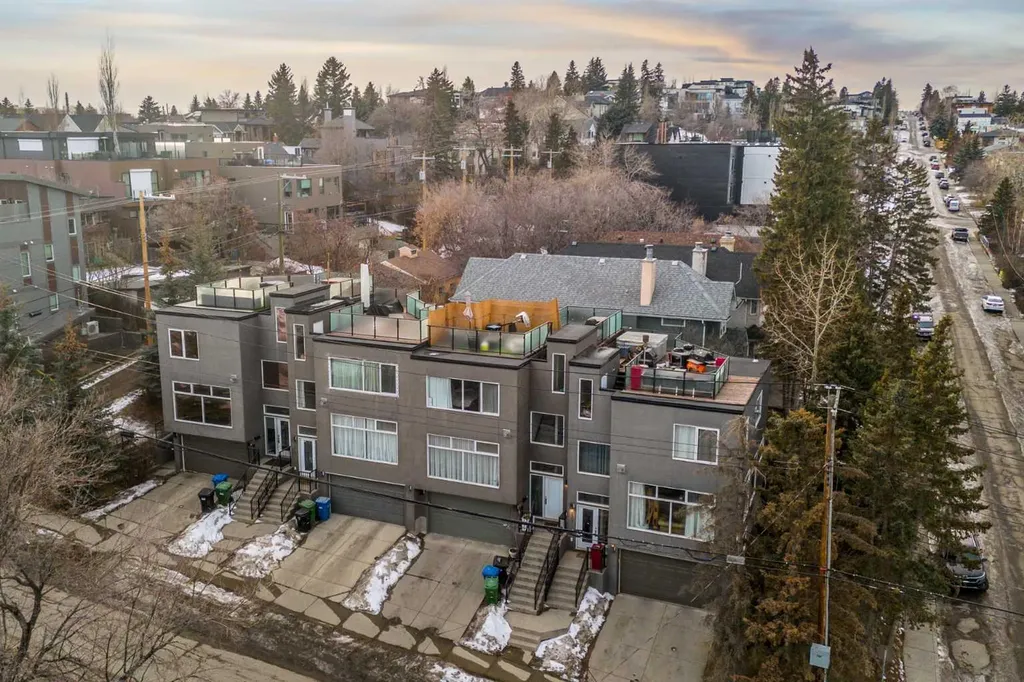 2915 17 Street SW Calgary AB T2T 4N6