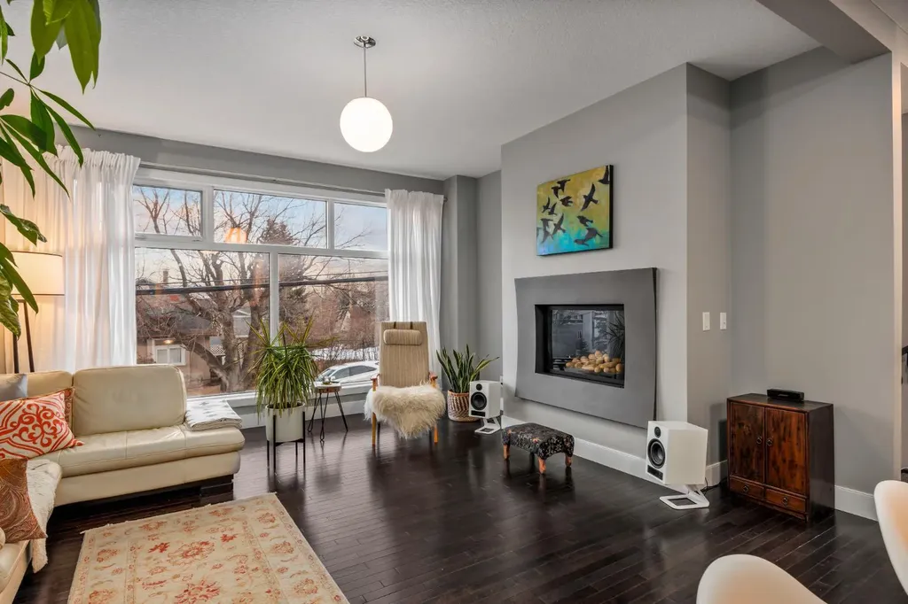 2915 17 Street SW Calgary AB T2T 4N6