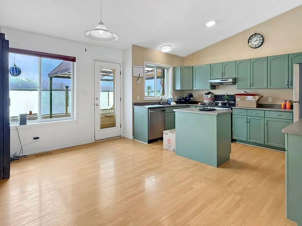 10913 Grande Avenue Grande Cache AB t0e0y0