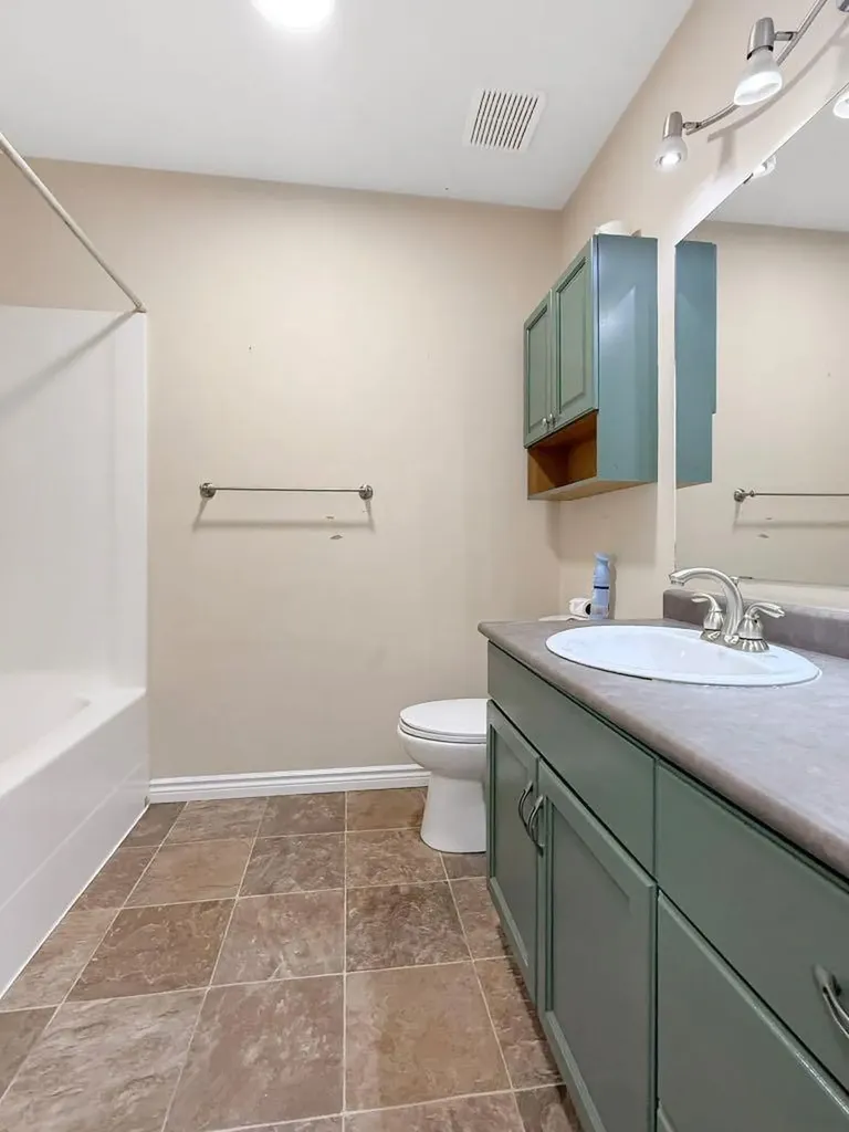 10913 Grande Avenue Grande Cache AB t0e0y0