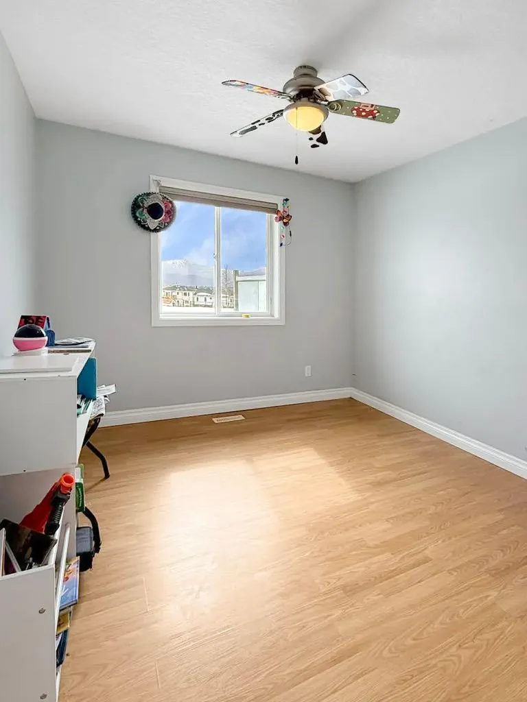 10913 Grande Avenue Grande Cache AB t0e0y0