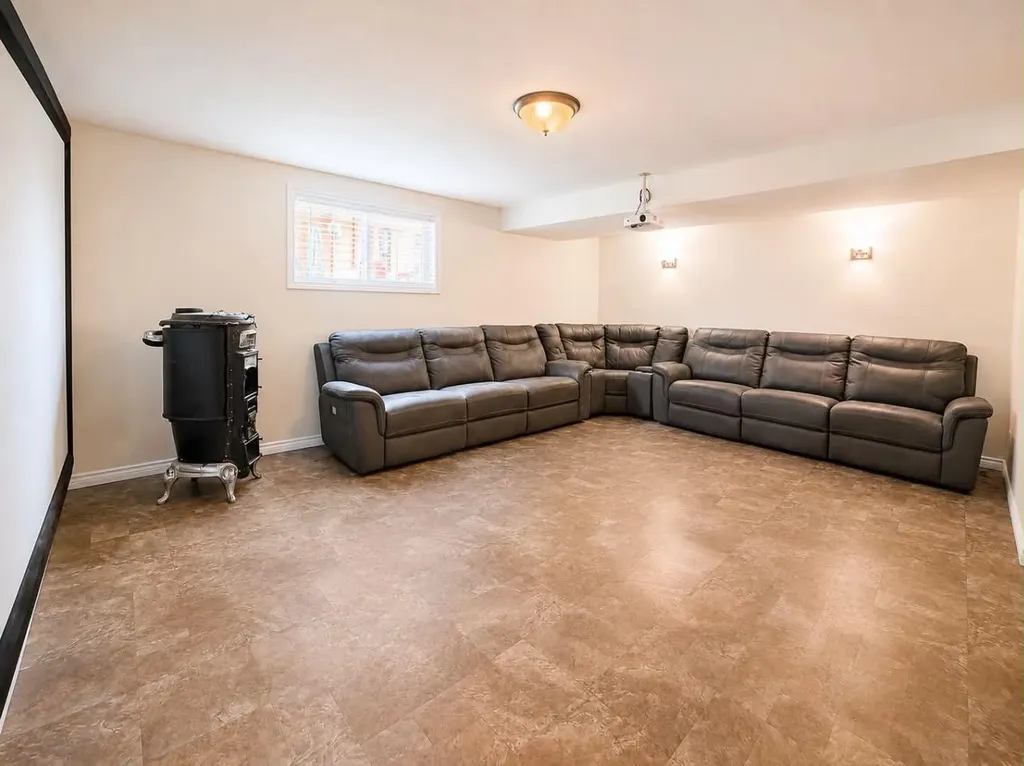 10913 Grande Avenue Grande Cache AB t0e0y0