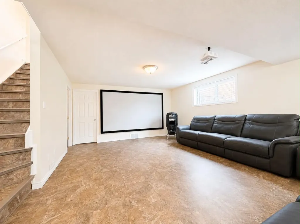 10913 Grande Avenue Grande Cache AB t0e0y0