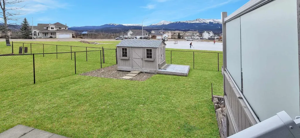 10913 Grande Avenue Grande Cache AB t0e0y0