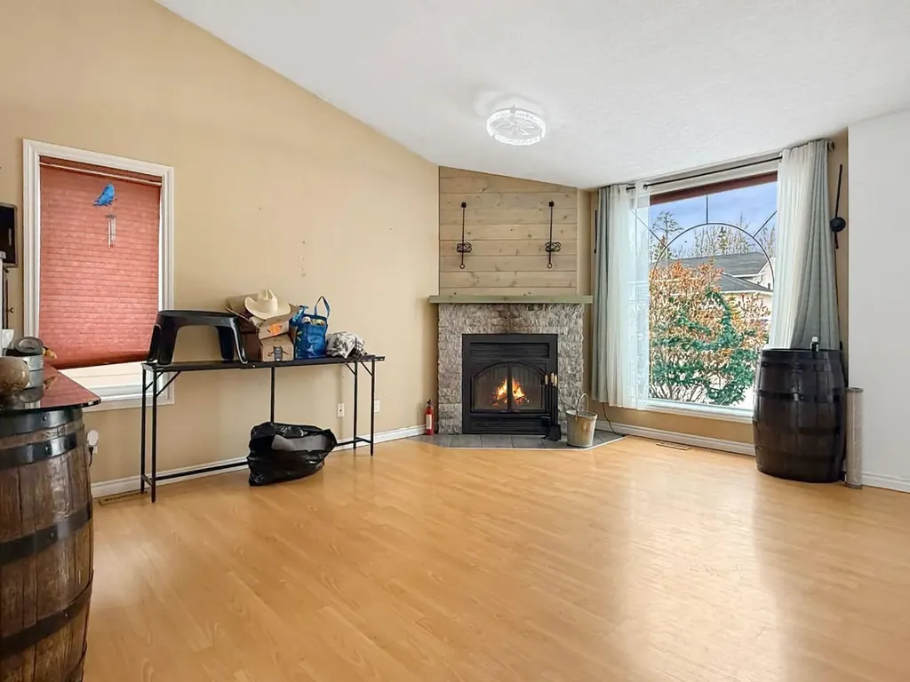 10913 Grande Avenue Grande Cache AB t0e0y0