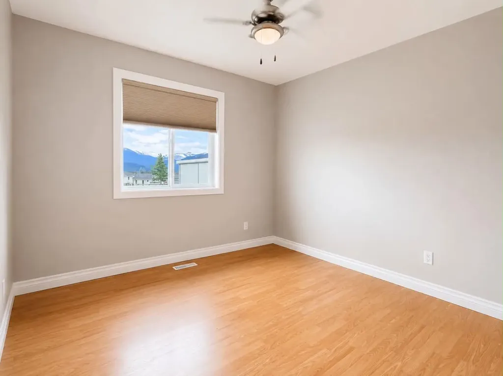 10913 Grande Avenue Grande Cache AB t0e0y0