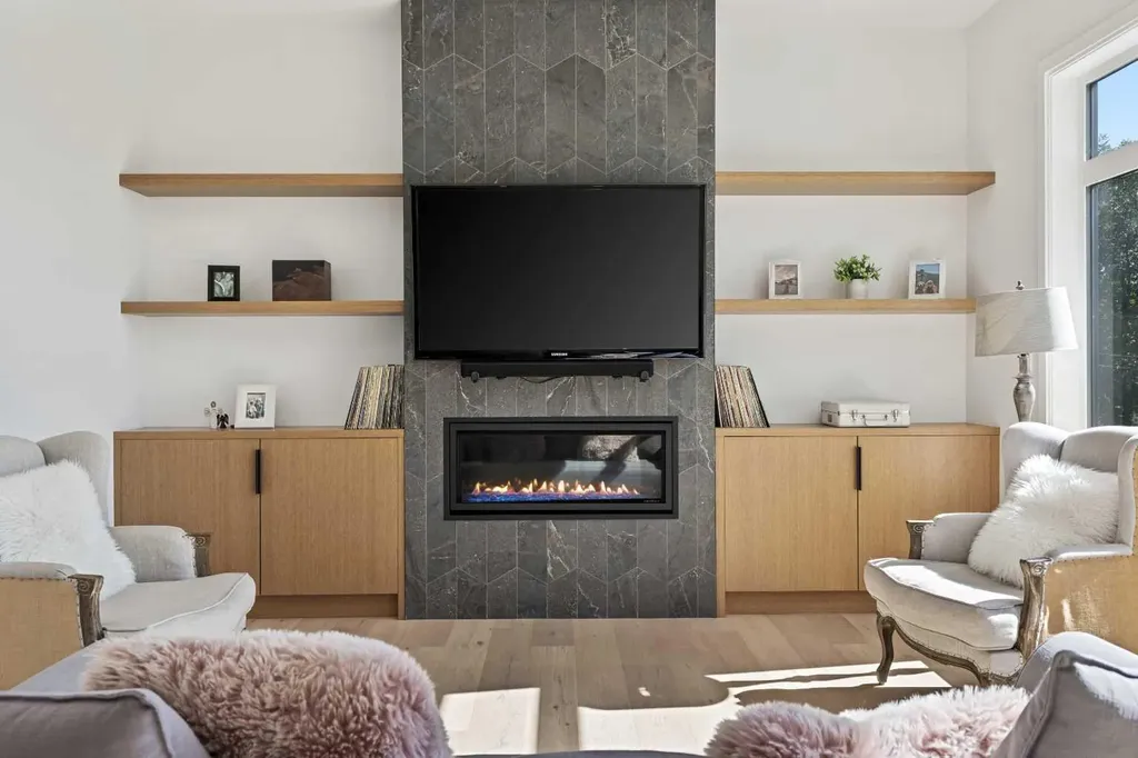 809 Drury Avenue NE Calgary AB T2E 0M3