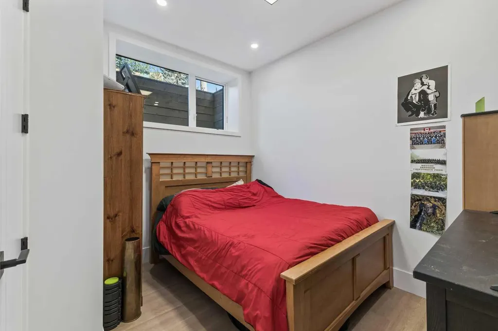 809 Drury Avenue NE Calgary AB T2E 0M3