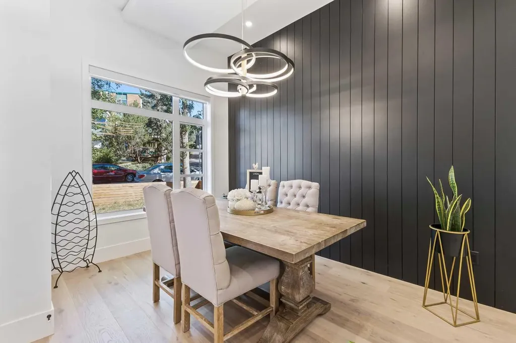 809 Drury Avenue NE Calgary AB T2E 0M3