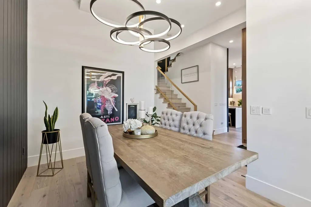 809 Drury Avenue NE Calgary AB T2E 0M3