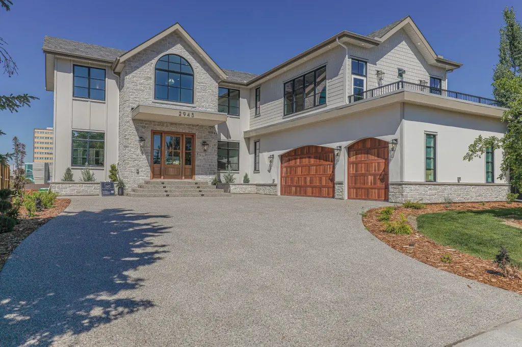 2945 Toronto Crescent NW Calgary AB T2N 3W4