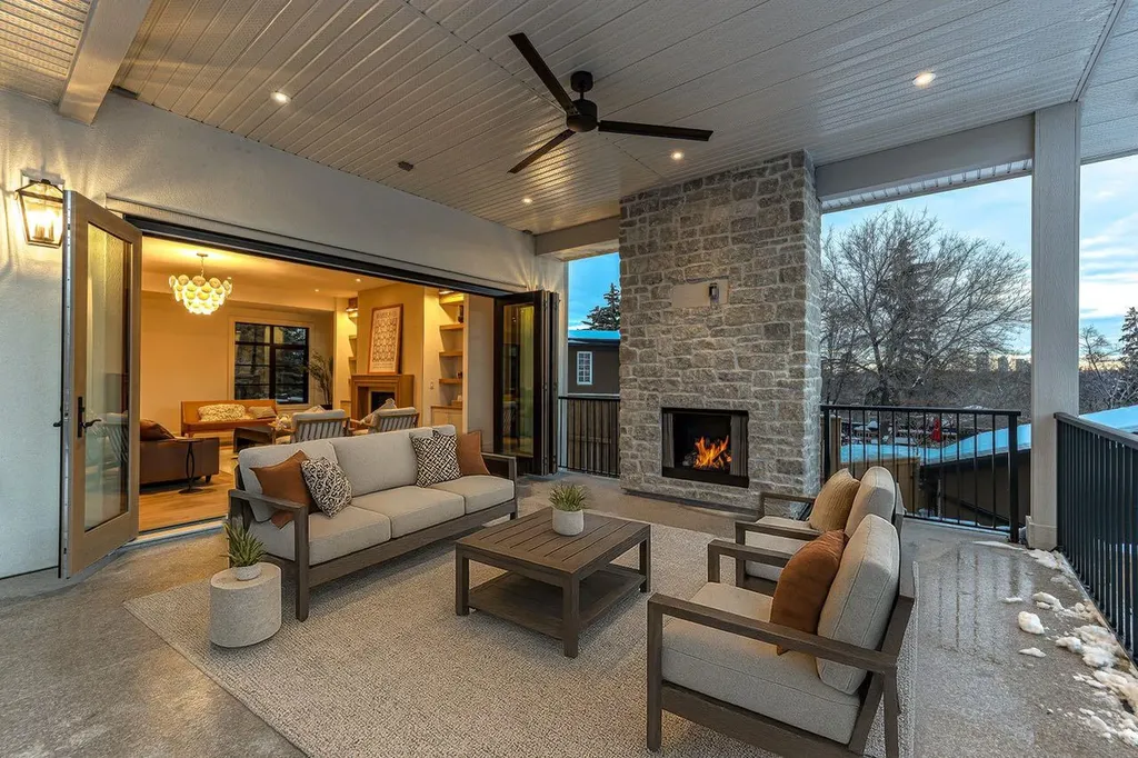 2945 Toronto Crescent NW Calgary AB T2N 3W4