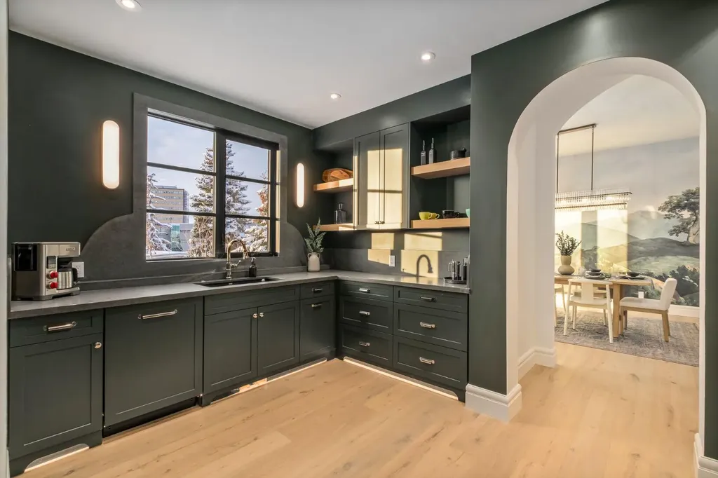 2945 Toronto Crescent NW Calgary AB T2N 3W4