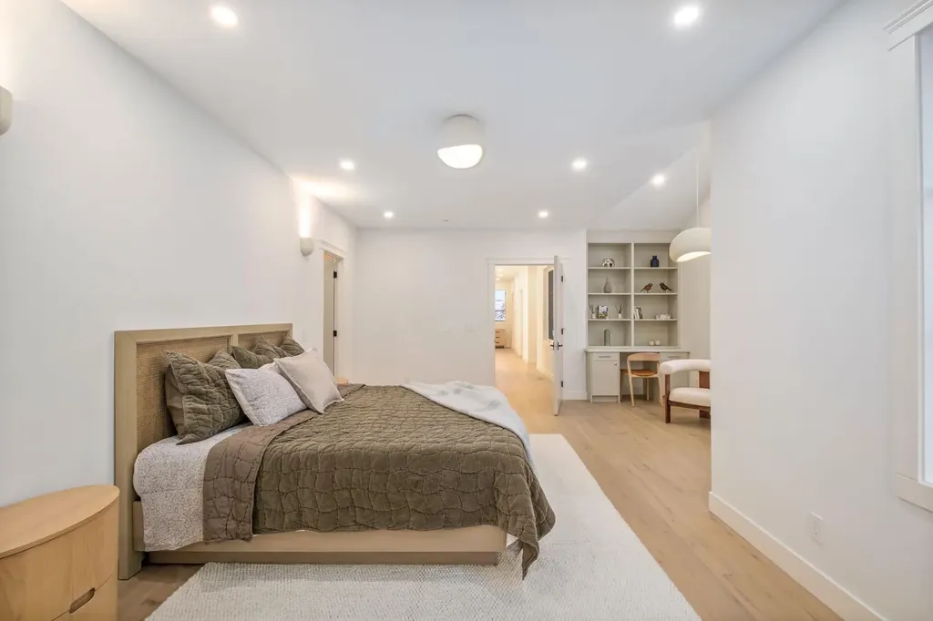 2945 Toronto Crescent NW Calgary AB T2N 3W4