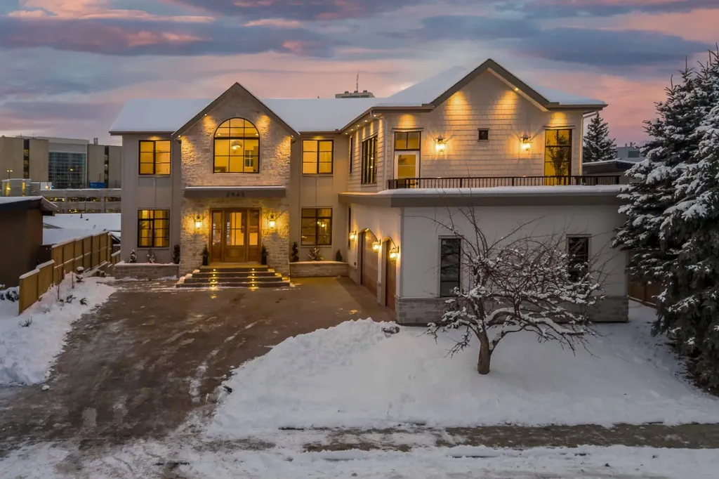 2945 Toronto Crescent NW Calgary AB T2N 3W4