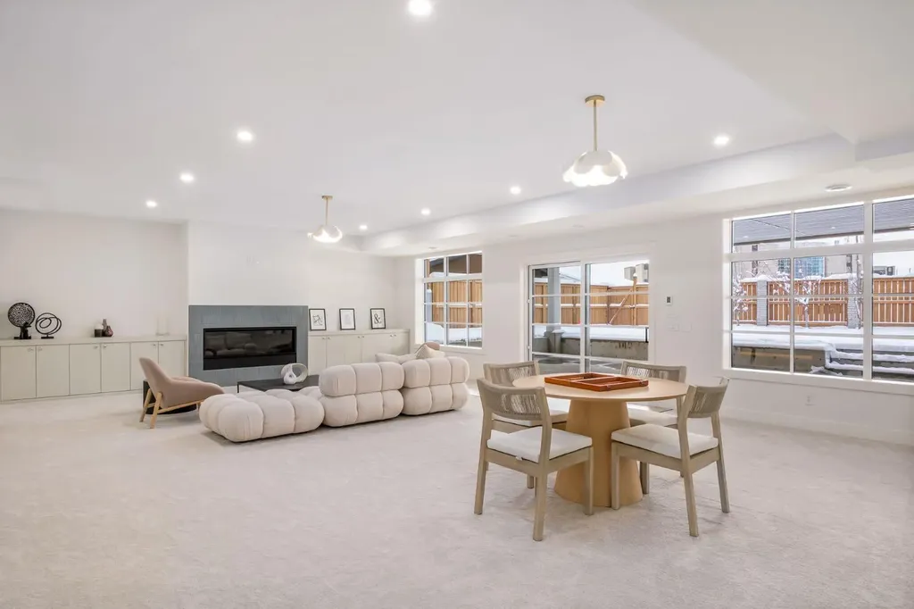 2945 Toronto Crescent NW Calgary AB T2N 3W4