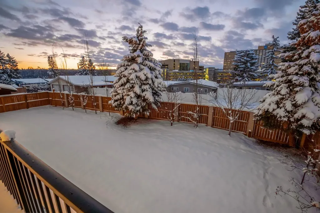 2945 Toronto Crescent NW Calgary AB T2N 3W4