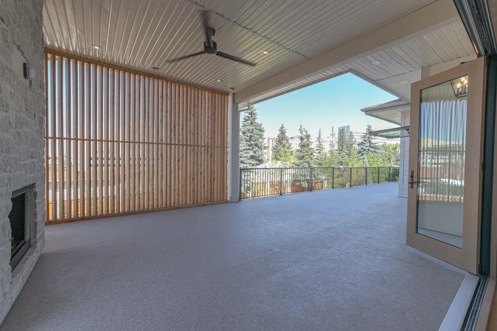 2945 Toronto Crescent NW Calgary AB T2N 3W4