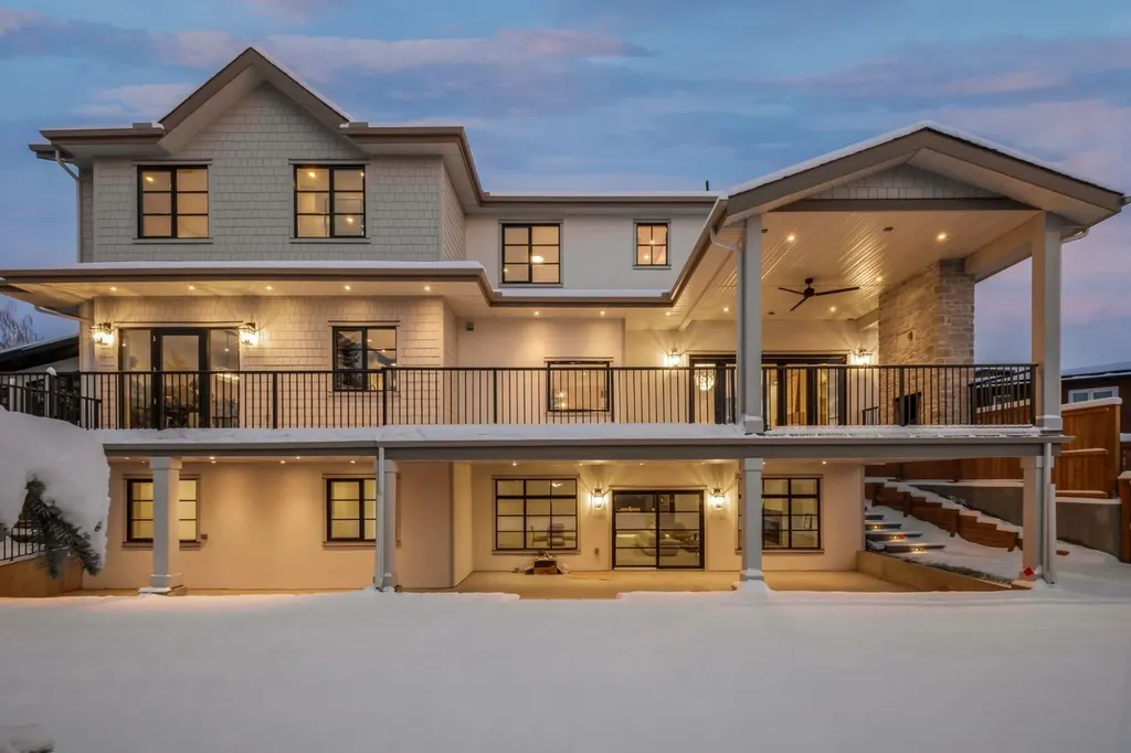 2945 Toronto Crescent NW Calgary AB T2N 3W4