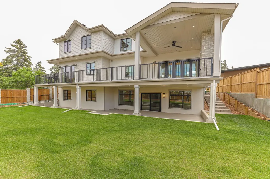 2945 Toronto Crescent NW Calgary AB T2N 3W4