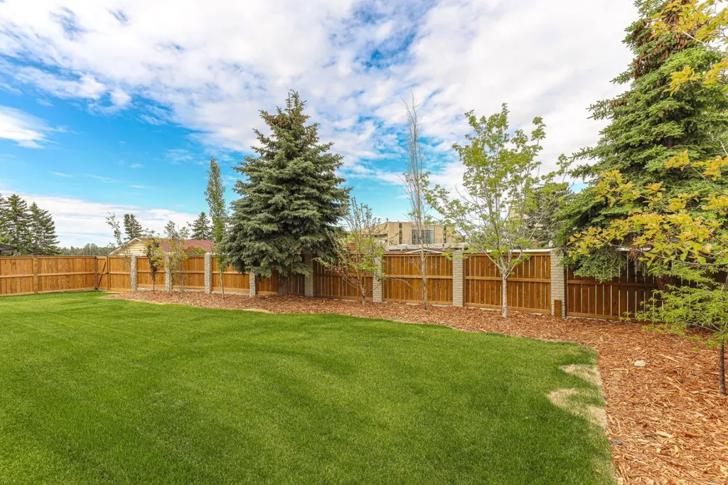 2945 Toronto Crescent NW Calgary AB T2N 3W4
