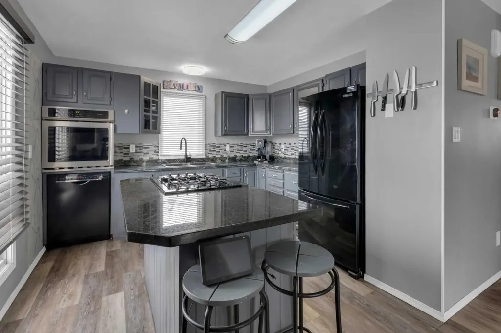 415 Bruce Avenue Carbon AB T0M 0L0