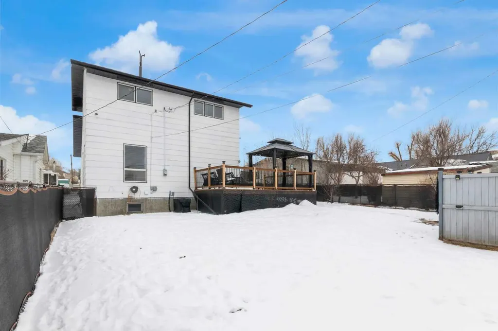 415 Bruce Avenue Carbon AB T0M 0L0