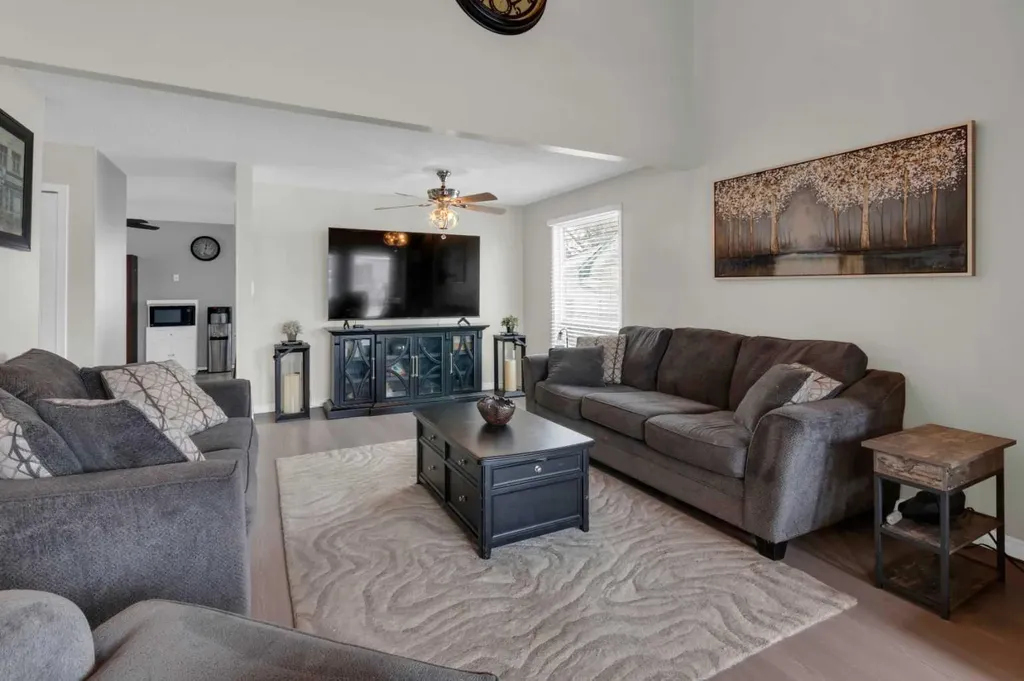 415 Bruce Avenue Carbon AB T0M 0L0