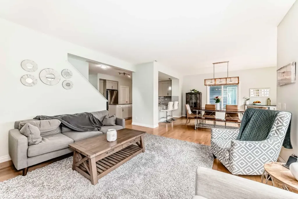 98 Mahogany Way SE Calgary AB T3M 1N5
